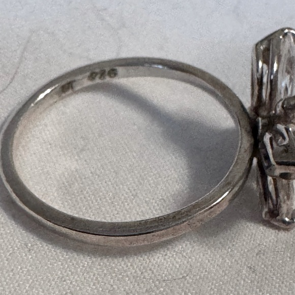 π¦ Dazzling Vintage Sterling Silver Butterfly Ring β Marquise-Cut Sparkle! β¨π - Picture 14 of 16